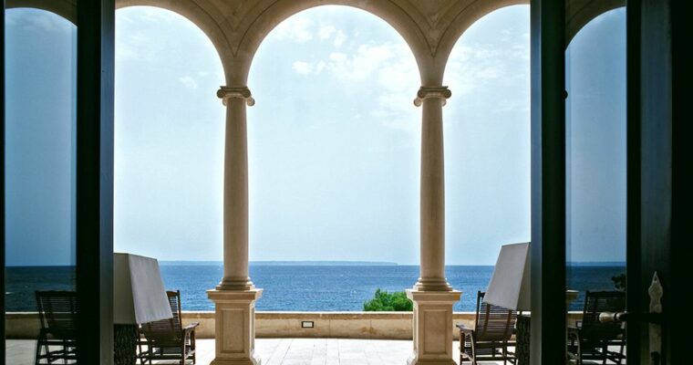 A la tranquilidad de Mallorca: El Hotel Maricel, un oasis de paz y relajación.