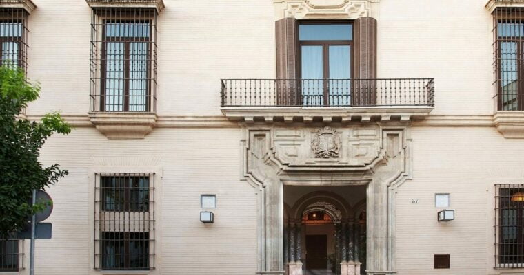 Experimenta el Encanto del Siglo XVII en el Hotel Palacio de Villapanés Sevilla.