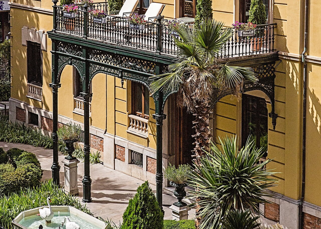 Un Refugio de Lujo en la Típica Belleza de Granada: Hotel Casa del Capitel Nazarí.